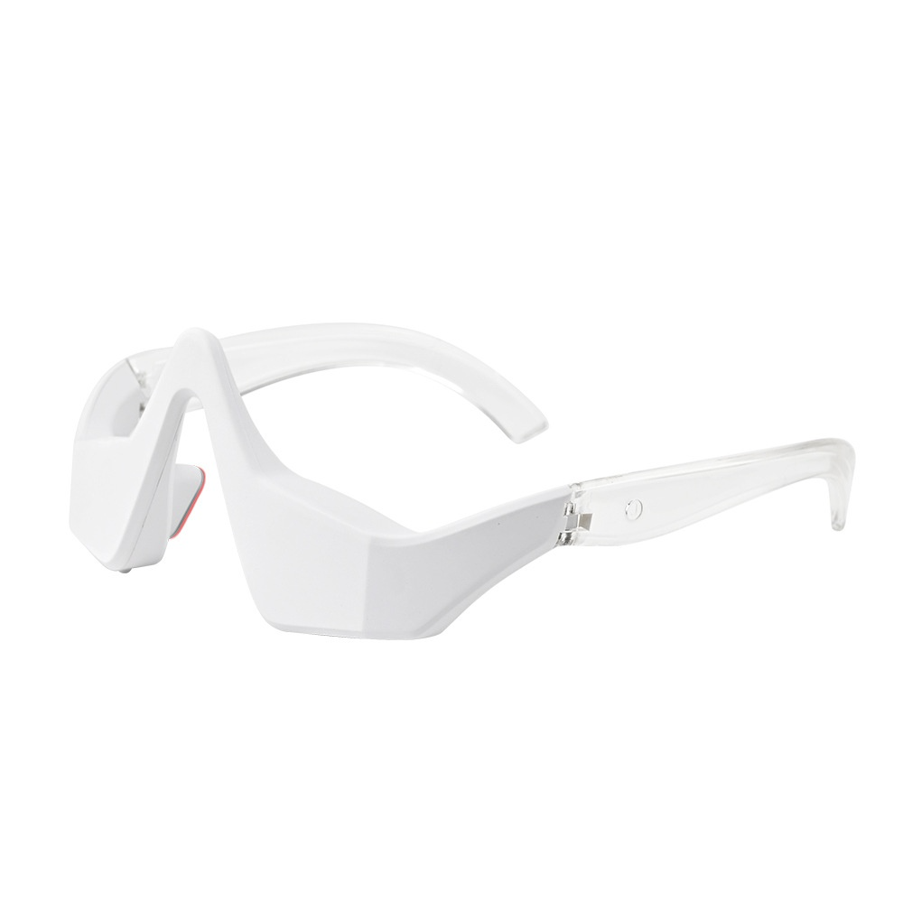 Facial lifting eye pads enhancing contour and lifting skin around eyes for a youthful look