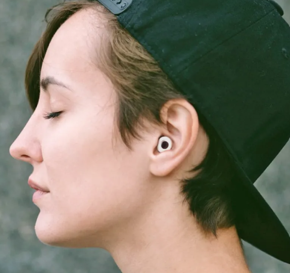 Noise-reducing earplugs made of soft silicone for comfortable all-night wear and effective noise blocking